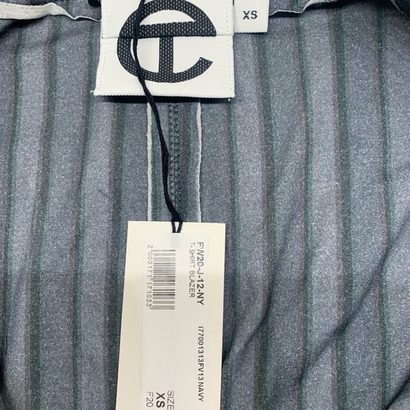 Telfar T-Shirt Blazer - Picture 5 of 13